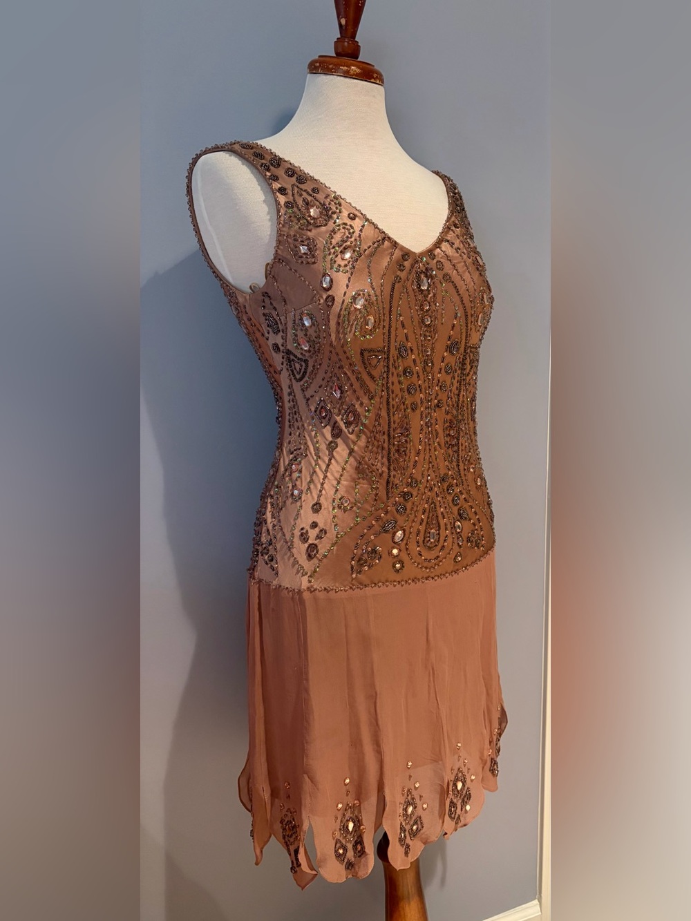 Sue Wong gorgeous  beaded classic short cocktail dress.